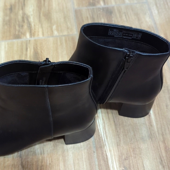 NWOT VIONIC Sibley Women's Ankle Bootie - Stylish And Supp Black Nappa - 9 Med - Picture 6 of 10